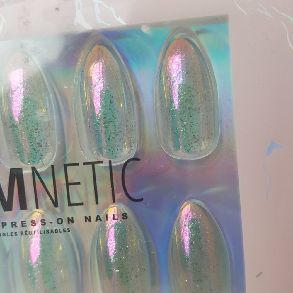 GLAMNETIC ! Reusable Press On Nails - Picture 4 of 4